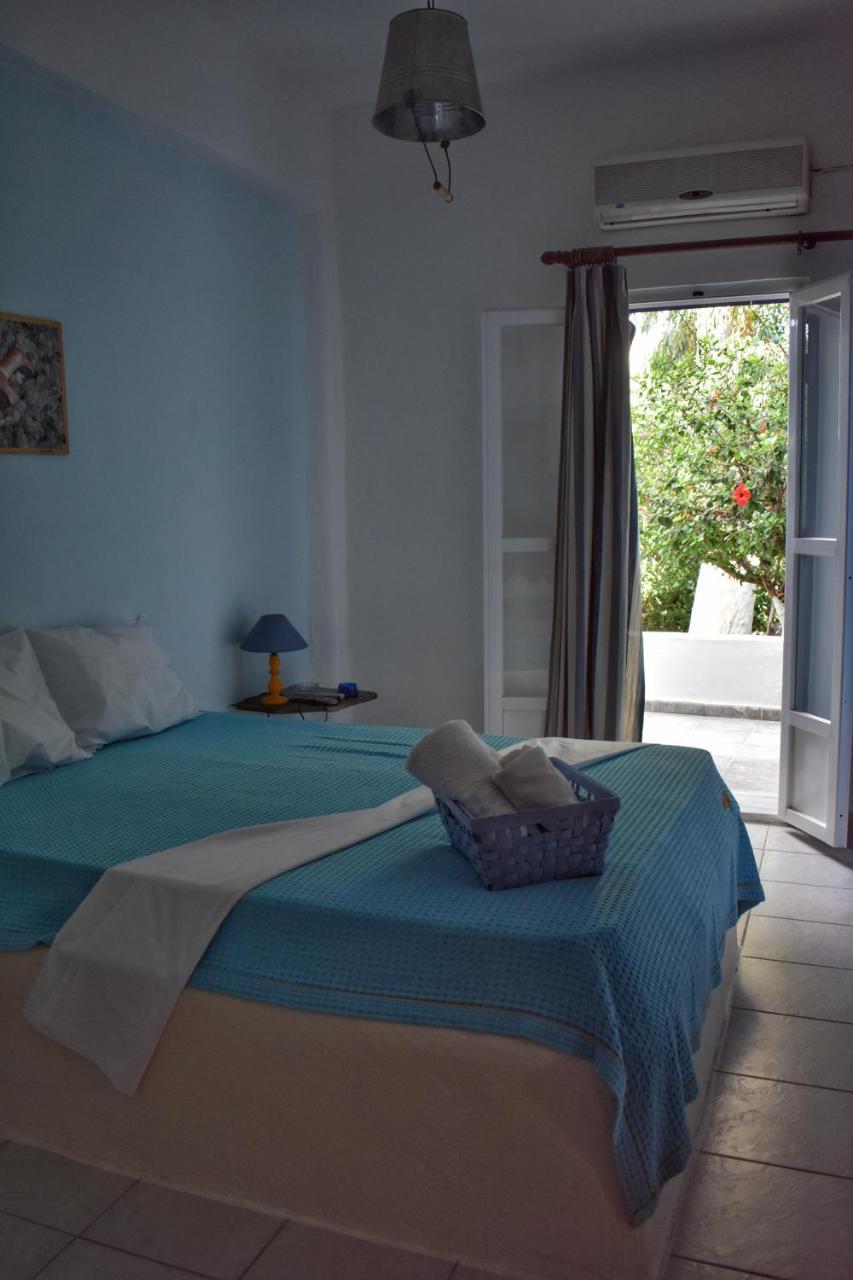 Hotel Alisahni à Vári Extérieur photo