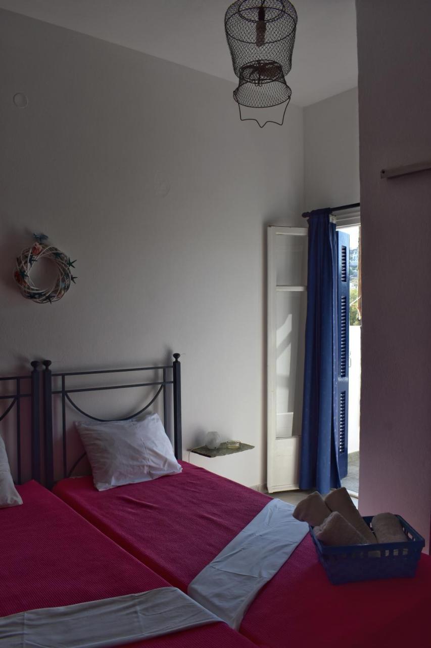 Hotel Alisahni à Vári Extérieur photo
