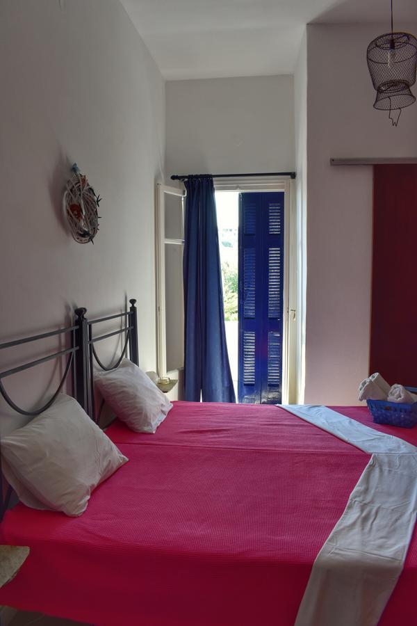 Hotel Alisahni à Vári Extérieur photo
