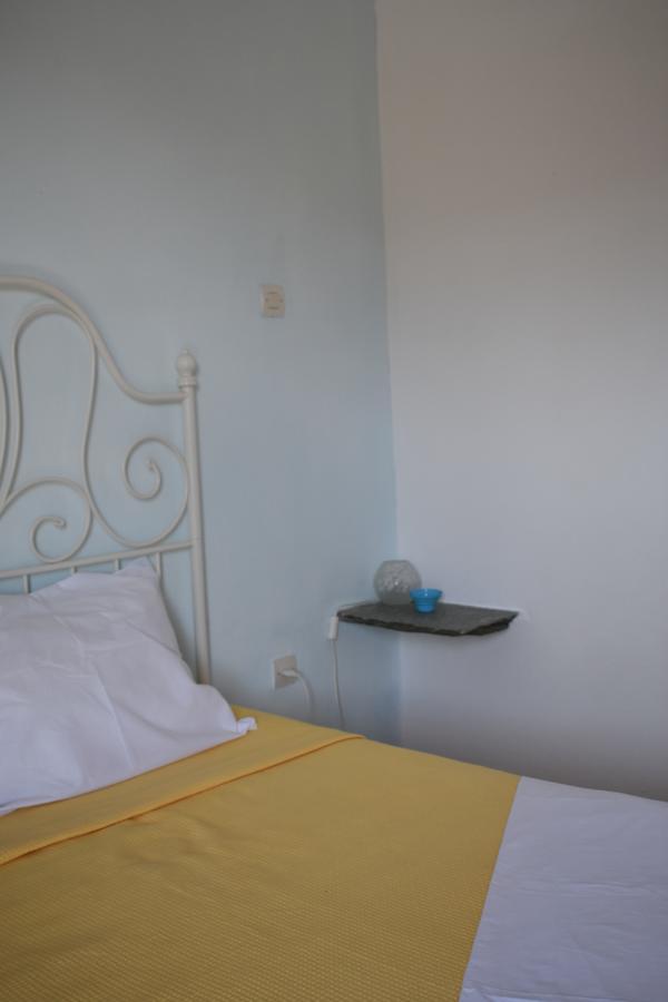 Hotel Alisahni à Vári Extérieur photo